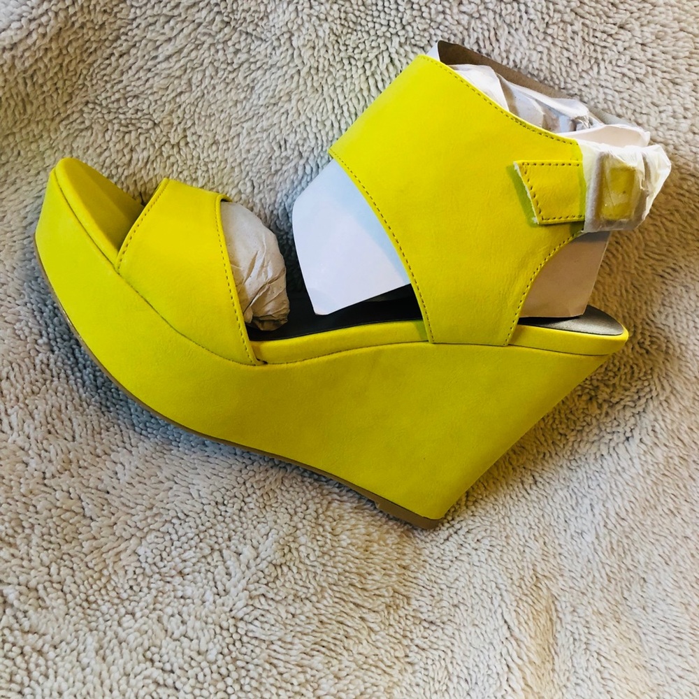 Michael Antonio wedge shoes